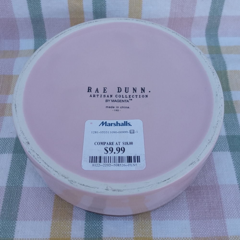 Rae Dunn "Best Mom"‎ Round Box - Picture 7 of 8
